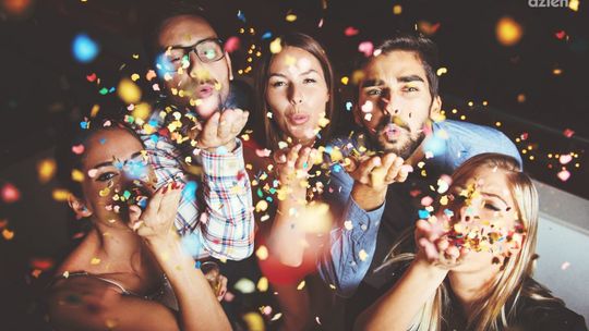 Pokaz iluzjonistyczny na imprezie — kiedy warto zatrudnić magika?