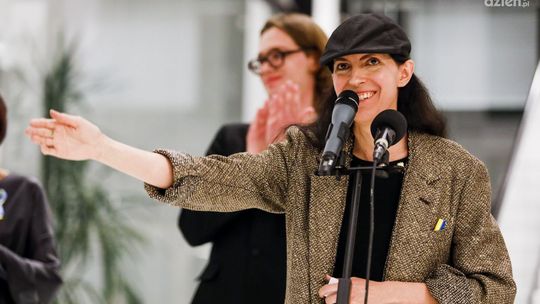 Pola Dwurnik oprowadzi po wystawie