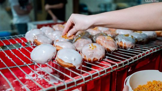 Polacy zjedzą pączki o wartości 400 mieszkań