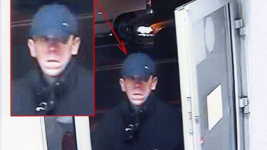 Policja poszukuje sprawcy napadu na bank - ZOBACZ ZDJĘCIA!