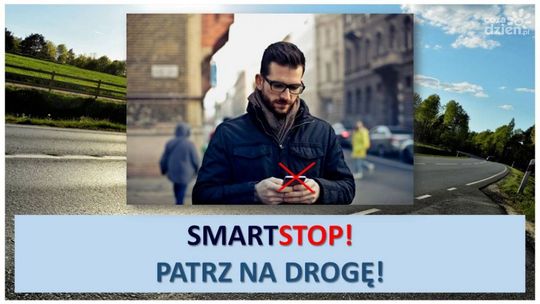 Policjanci i piłkarki promują akcję "SMARTSTOP"