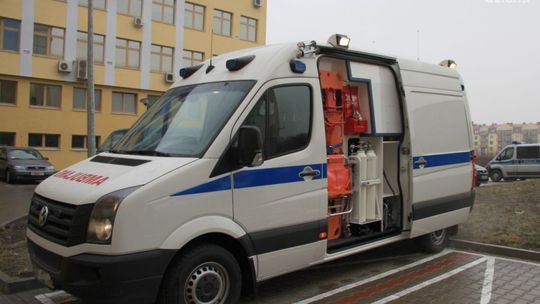 Policjanci mają nową... karetkę.