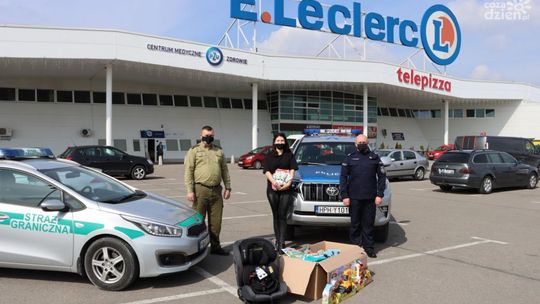 Policjanci organizują zbiórkę darów dla chorych dzieci. Każdy może pomóc!