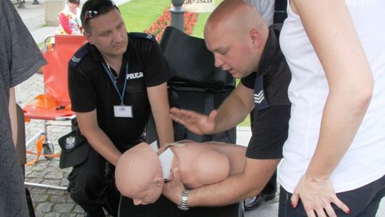 Policjanci udzielili pierwszej pomocy