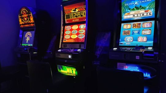 Policjanci zabezpieczyli nielegalne automaty