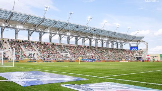 Polityczna awantura o pieniądze na stadion