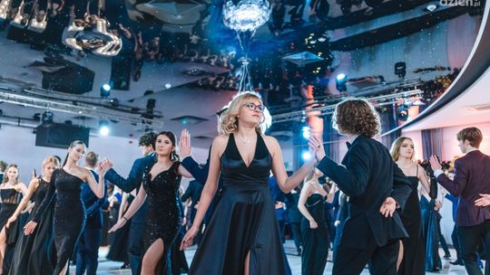 Poloneza czas zacząć! Sezon studniówkowy oficjalnie rozpoczęty