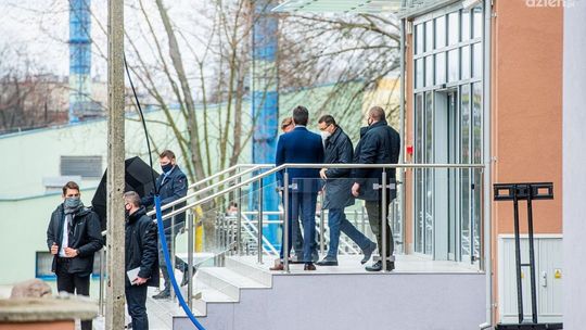 Połowa miejsc w szpitalu tymczasowym zajęta