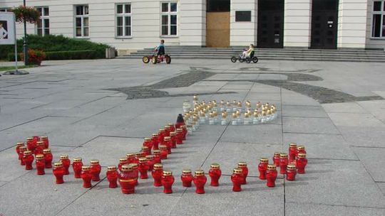 Polska Walcząca. Zapłoną znicze