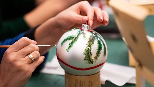 Pomalowali bombki, aby pomóc Kubie