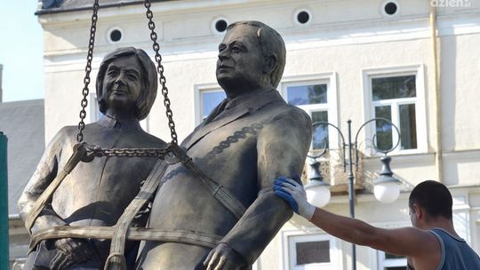 Pomnik pary prezydenckiej jest już w Radomiu!