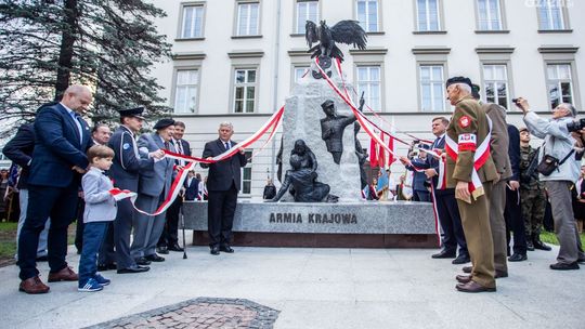 Pomnik żołnierzy AK odsłonięty