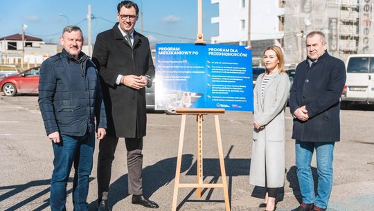 Pomoc dla przedsiębiorców i nowy program mieszkaniowy. Platforma Obywatelska rusza z kampanią wyborczą