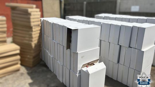 Ponad 1,7 mln zł strat. Policja odkryła ogromny skład papierosów