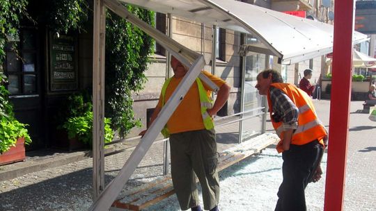 Ponad 40 tys. zł wynosi "dzieło" wandali