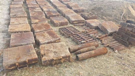 Ponad tysiąc pocisków z II wojny światowej w sadzie