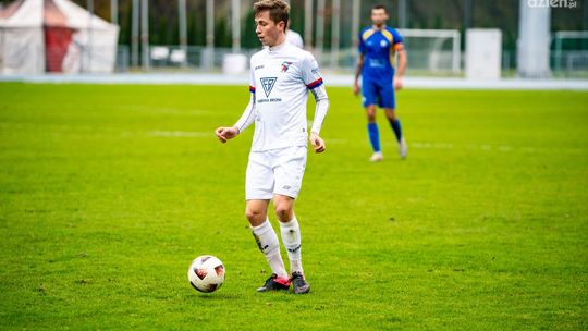 Porażka Broni na zakończenie piłkarskiego grania w 2020 roku