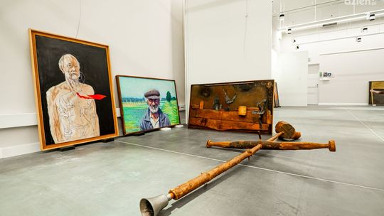 Portrety i metafory życia - nowa wystawa w Kamienicy Deskurów