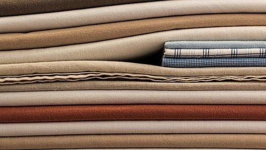 Pościel beżowa jako język ciszy we wnętrzu – estetyka, która nie dominuje