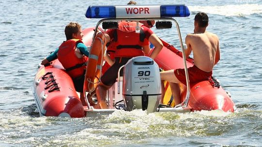 Pościg, reanimacja i akcja nurków