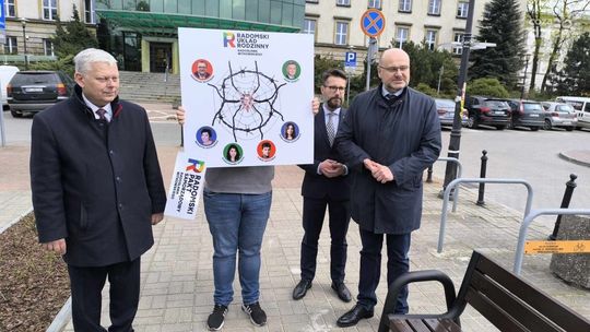 Posłowie PiS: kilka radomskich rodzin chce przy niedzielnym obiedzie decydować o losach miasta