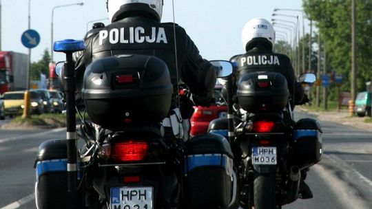 Poszukiwani listem gończym, pijani uciekali przed policją