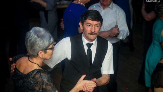 Potańcówka dla seniorów w DK Idalin (zdjęcia)