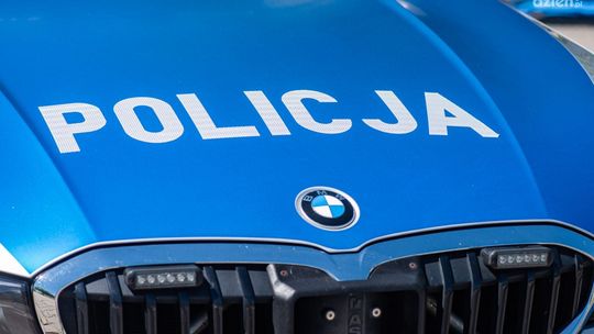 Potrącił pieszego i uciekł. Szuka go policja