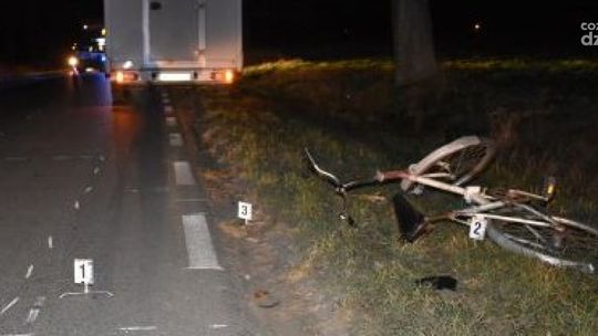 Potrącił pijanego rowerzystę jadącego bez odblasków