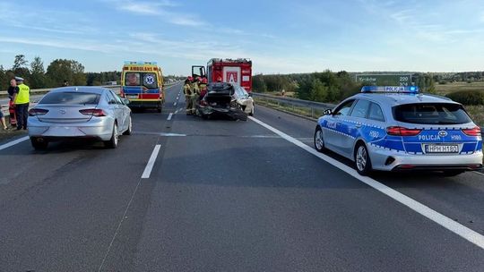 Poważny wypadek na trasie S7. Zderzyły się dwa auta. Ranna kobieta trafiła do szpitala