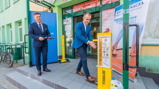 Powiat Radomski otrzymał nowoczesne  dezynfekatory do rąk
