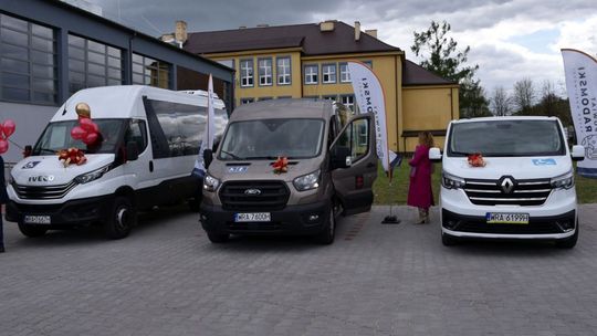 Powiat radomski. Trzy nowe busy dla szkół