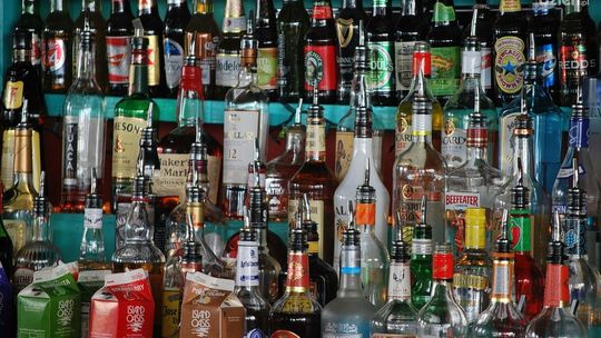 Powinien być w więzieniu, a próbował ukraść alkohol Powinien być w więzieniu, a próbował ukraść alkohol