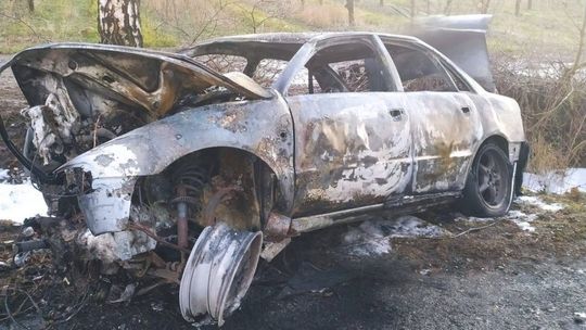 Pożar auta. 35-latka w szpitalu