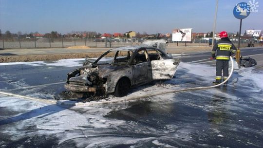 Pożar auta na ulicy Warszawskiej