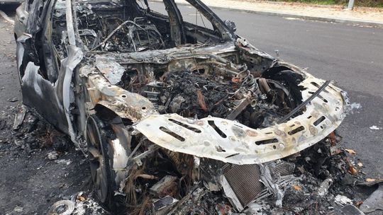 Pożar BMW. Auto spłonęło doszczętnie