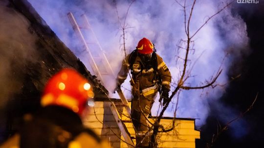 Pożar budynku gospodarczego. W akcji 30 strażaków