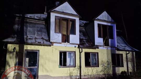 Pożar domu jednorodzinnego. W akcji sześć zastępów straży
