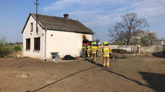 Pożar domu w Rudzie Wielkiej. Poparzona kobieta