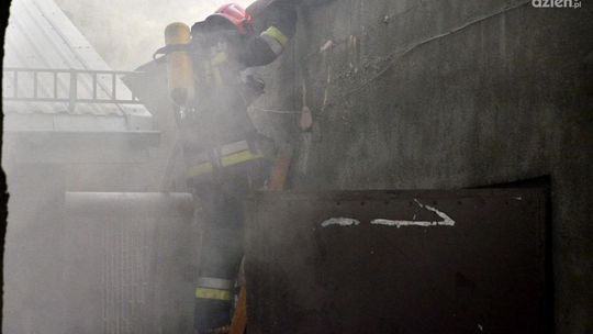 Pożar pod Radomiem. Dwie osoby w szpitalu