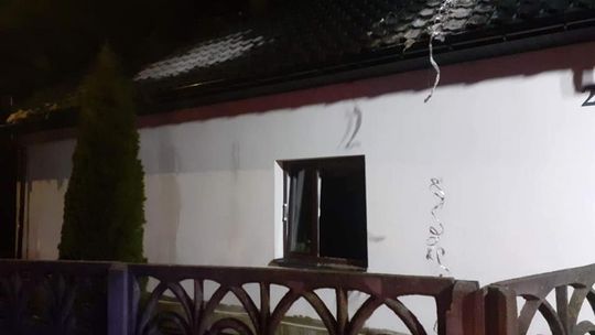 Pożar poddasza. Akcja trwała prawie pięć godzin