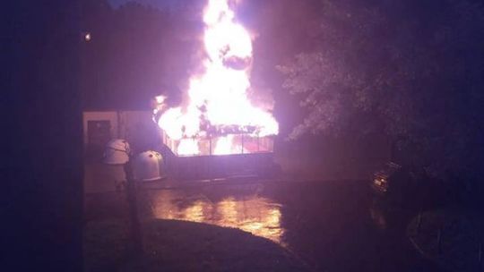 Pożar pomiędzy blokami na Zientarskiego