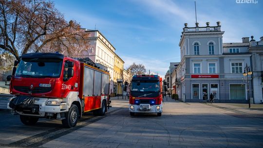 Pożar w centrum miasta. Jedna osoba poparzona