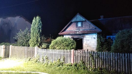 Pożar w Kazanowie. Mężczyzna sam opuścił płonący budynek
