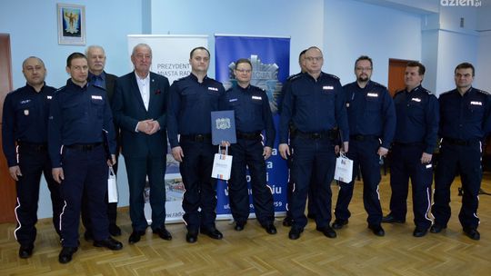 Poznaliśmy najlepszych dzielnicowych Poznaliśmy najlepszych dzielnicowych