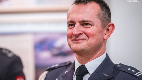 Ppłk Dariusz Stachurski pożegnał się z mundurem