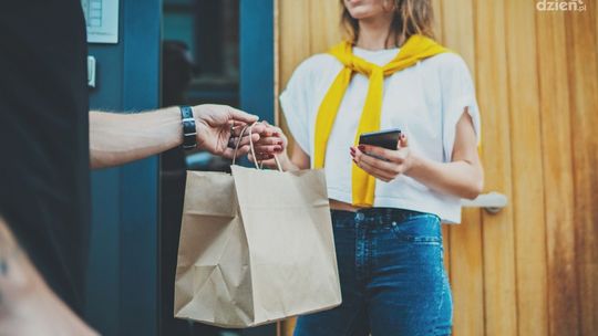 Praca jako dostawca jedzenia – czy się opłaca?