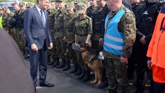 Premier Tusk na manewrach w Radomiu