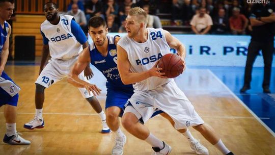 Prezentacja i porażka ROSY (VIDEO)