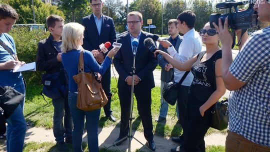 Prezydent jak królewna? PO nic nie robi?